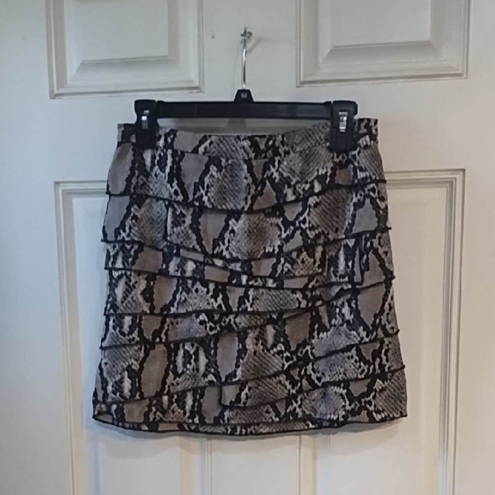 Nue Options Snake Print Ruffle Mini Skirt - Gray & Cream